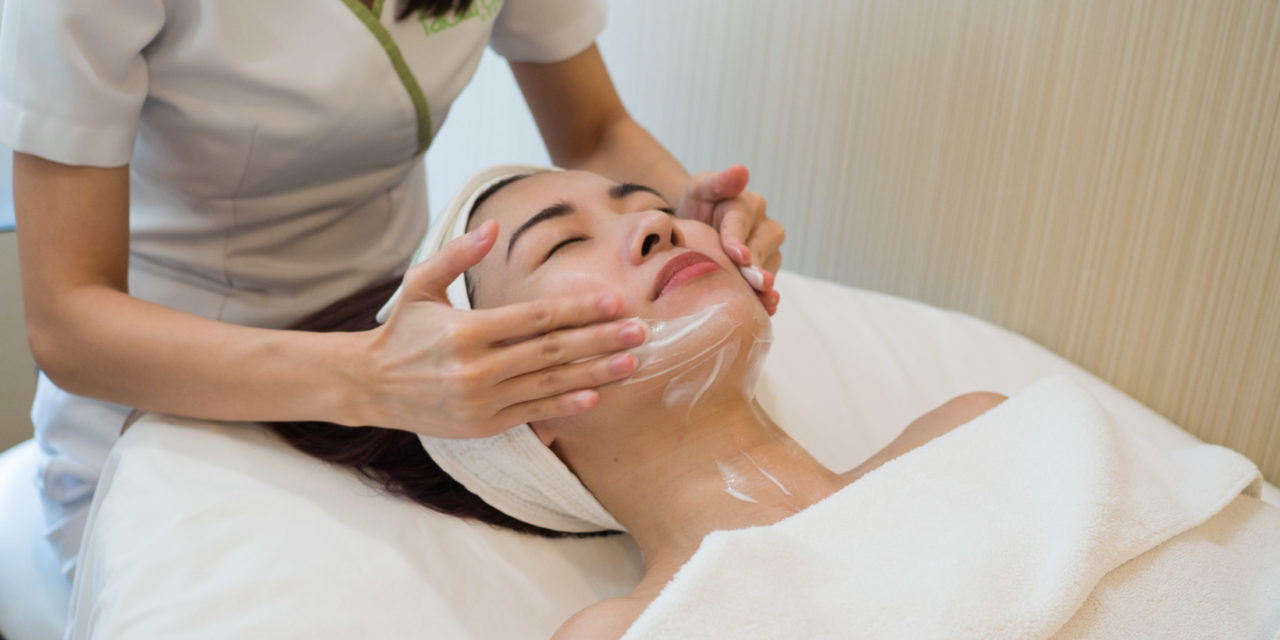 Facial Treatment 101: The Basic Steps of a Facial Treatment